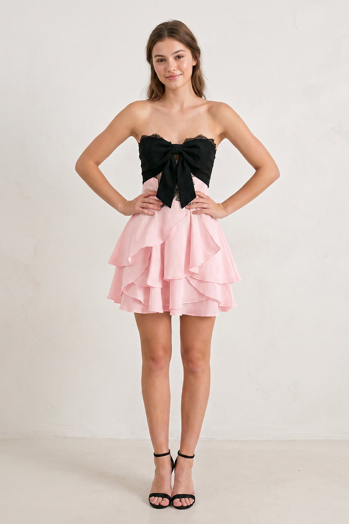 White Black Sweetheart A-Line Ruffled Chiffon Homecoming Dress with Bow